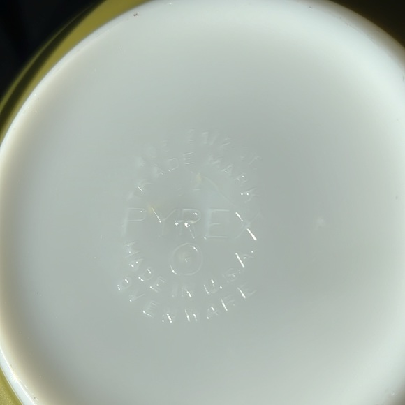 VTG Pyrex 403 Verde 2 1/2 qt Mixing Bowl - Picture 7 of 7